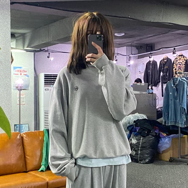 렉토 스몰로고 그레이 스웨터 B2515