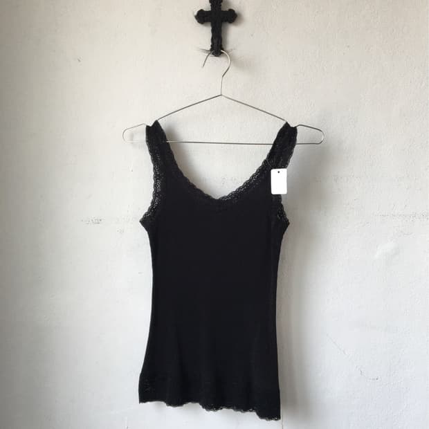 Lace trimming ribbed sleeveless