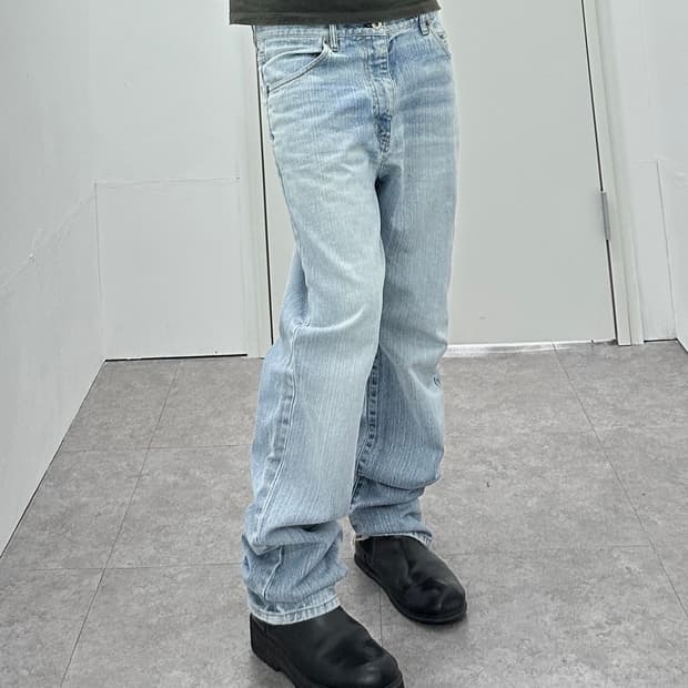 Vintage sagging denim pants