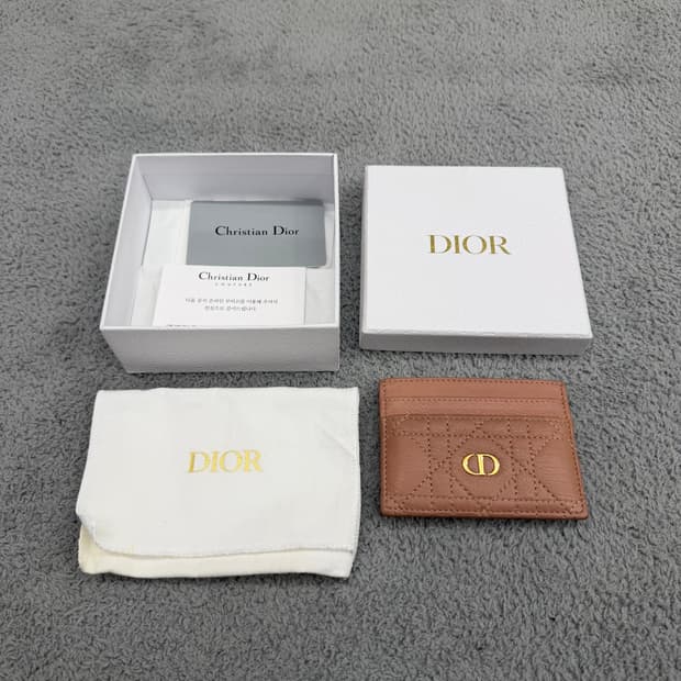 디올 카로 프리지아 서플 카드지갑