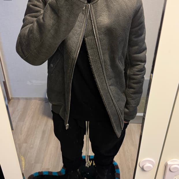 릭오웬스 SISYPHUS 플라이트 봄버 무스탕 시어링