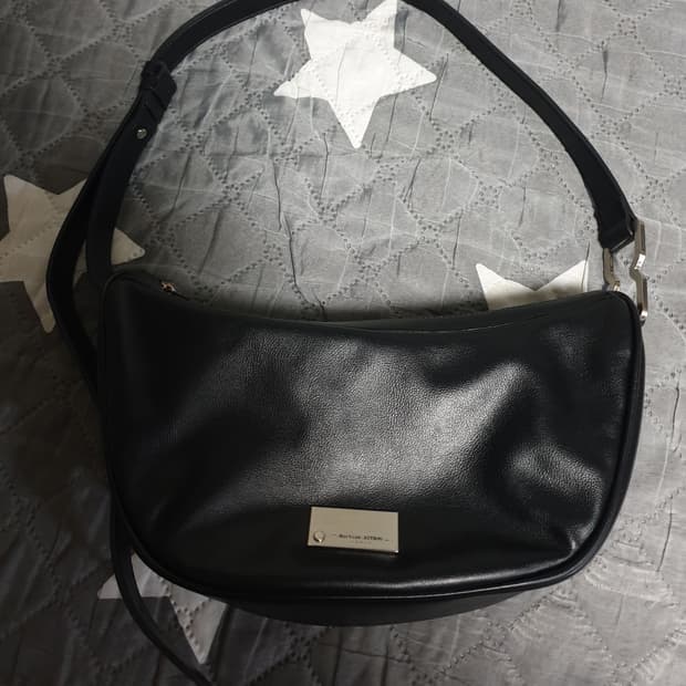 마틴싯봉 은장로고 레더 아시에 호보백 블랙
