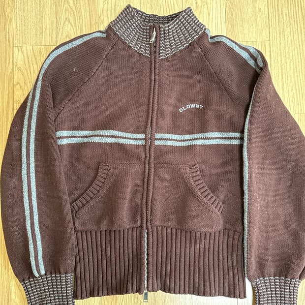 Glowny motion knit zip up (brown) 판매합니다.