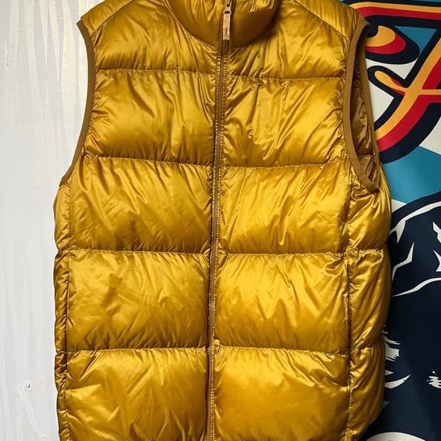 유니클로 울트라 라이트 다운 패딩 베스트