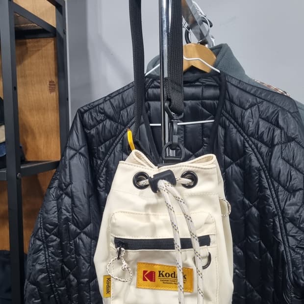 코닥(kodak) 에센셜 mini sling bag
