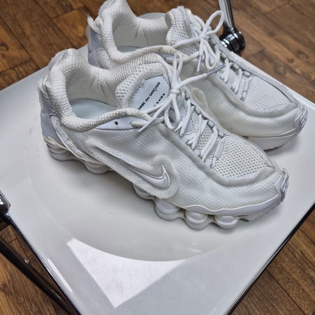 꼼데가르송 나이키 샥스265