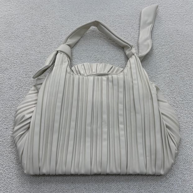 F 베라왕 플리츠 레더 숄더백 0409E