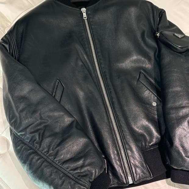 프라다 나파 레더 봄버 자켓 52사이즈