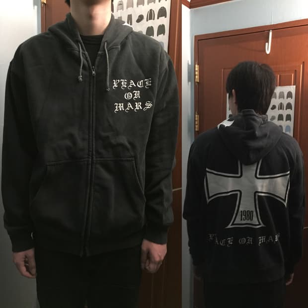 PEACE ON MARS 크롬 후드집업