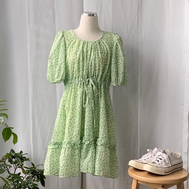 연두색 셔링 퍼프 원피스