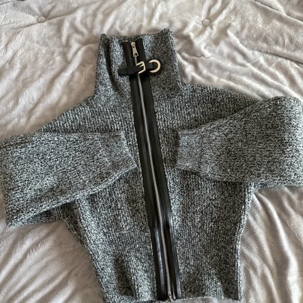 블랙 하이넥 뽀글이 퍼카라 투웨이 니트 집업