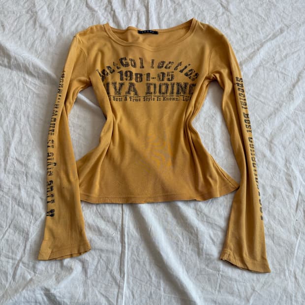 잉그니 머스타드 와투케 y2k 00‘s 딱붙 롱슬리브