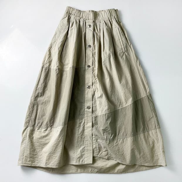 시스템 23ss 퍼티그 배색 롱 스커트 PR1696