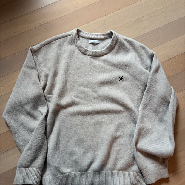 더콜디스트모먼트 베이지 니트