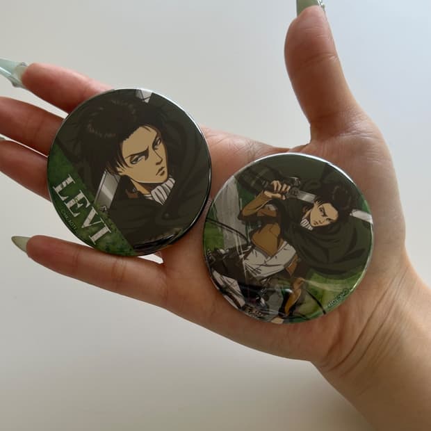 attack on titan levi can badge set