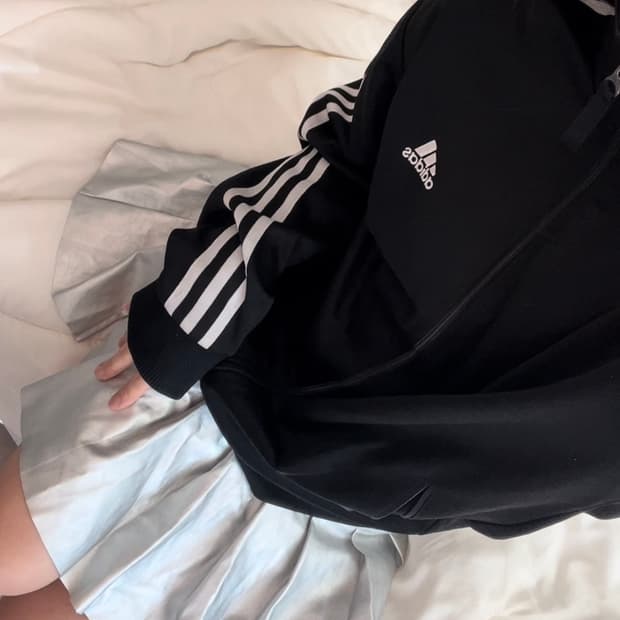 ADIDAS black+white jersey