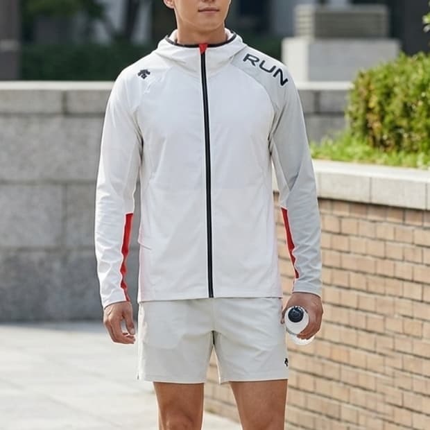 [105]데상트 런닝 후드 집업 (레쉬가드 겸용)