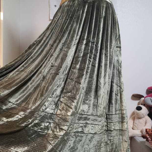 [히피룩] 연두빛 롱 플리츠 스커트