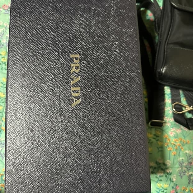 프라다 미니크로스백 팝니다