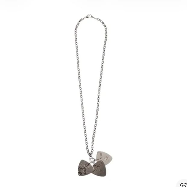 히스테릭글래머 기타피크 목걸이 판매합니다