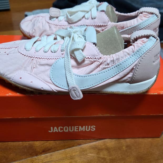 자크뮈스 나이키 문슈 핑크220