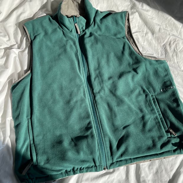 팝트레이딩컴퍼니 리버시블 베스트 그린&실버 L