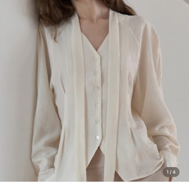 우이 ouie 타이 셔링 블라우스