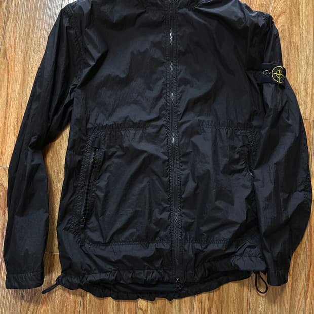스톤아일랜드 23ss 클링클랩스 바람막이 블랙 xxl 40522