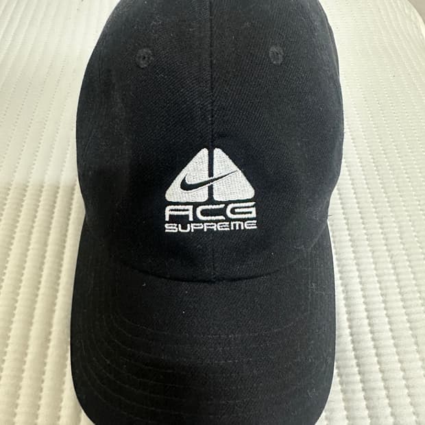 슈프림 x 나이키 ACG 모자