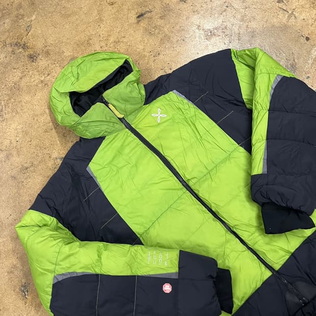 [정품/M] 몬츄라 패딩 자켓 그린 블랙 b19