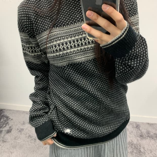 버버리 노르딕 패턴 니트