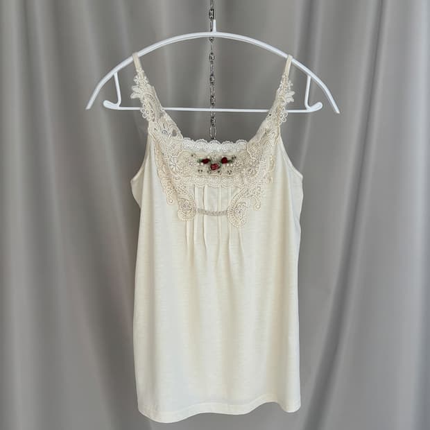axes femme hime lace appliqué sleeveless