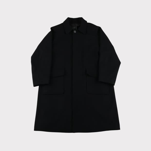 [L] 키뮤어 블랙 발마칸 코트