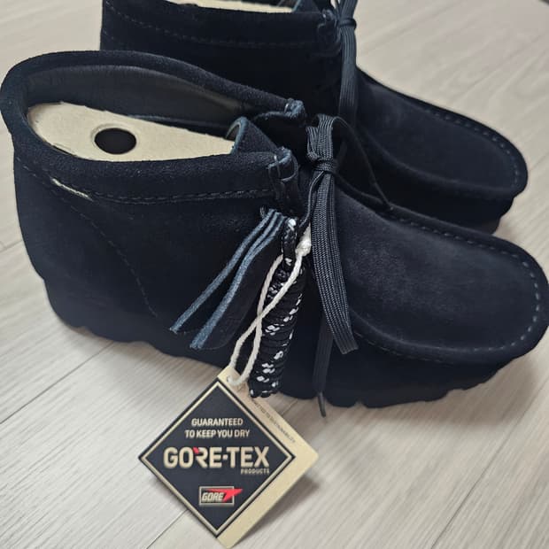 클락스 왈라비 고어텍스(gtx) 부츠 UK7 새상품 판매합니다 