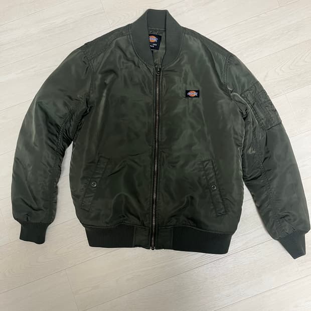 디키즈 항공점퍼 판매합니다.