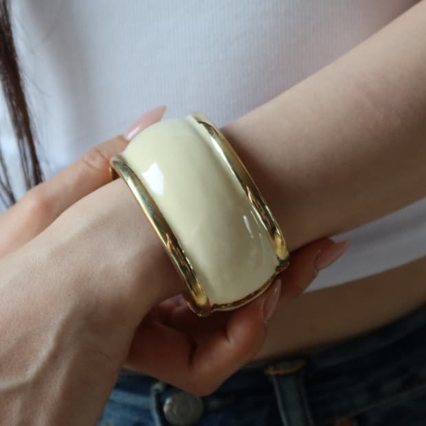 ivory resin bangle