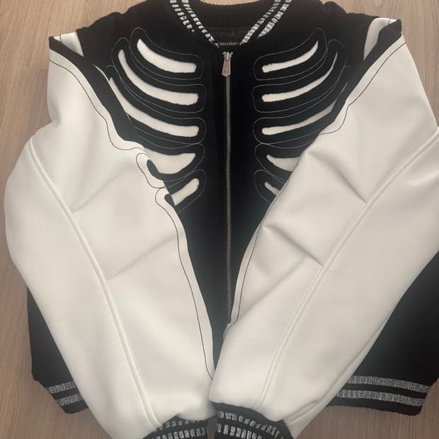 써저리  본 바시티자켓