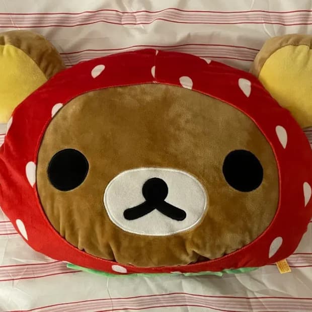 리락쿠마 딸기 얼굴쿠션