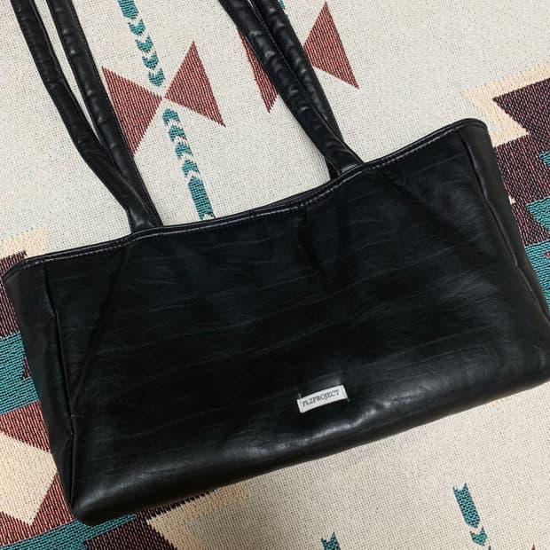 플리즈프로젝트 2-WAY 레더 패딩백