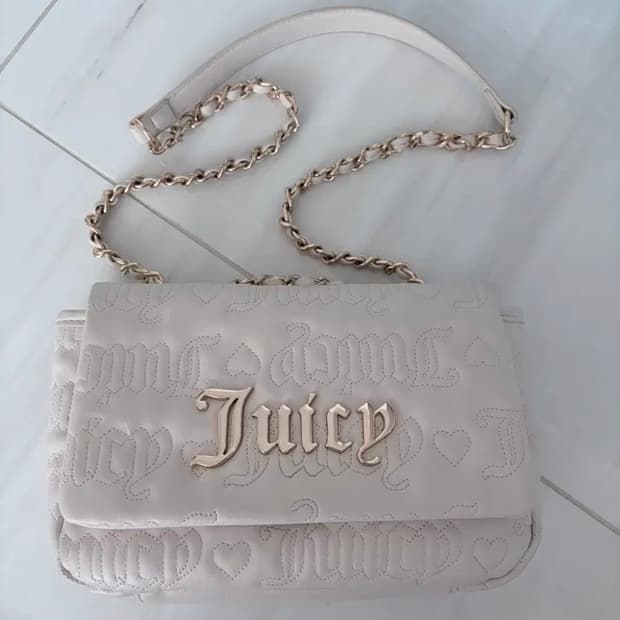 쥬시꾸뛰르 체인 숄더백 가방 퀼팅 아이보리