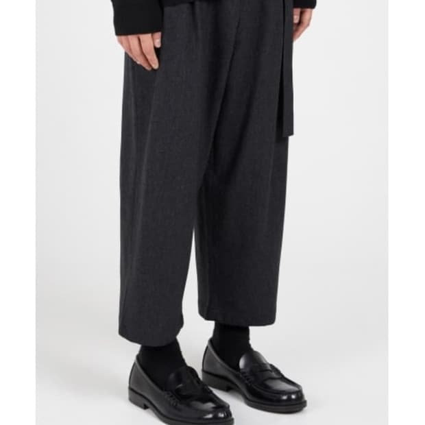 유스 벨티드 울슬랙스 블랙