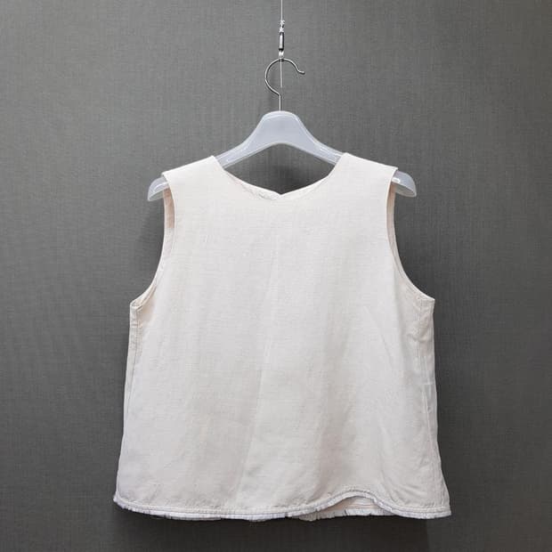 한섬 더캐시미어 2022 슬리브리스 블라우스 82-94-160사이즈