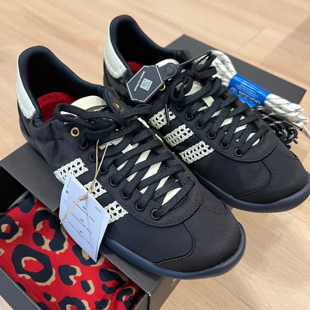 [250] 아디다스 x 웨일스 보너 카린타 사틴 코어 블랙 다크 브라운