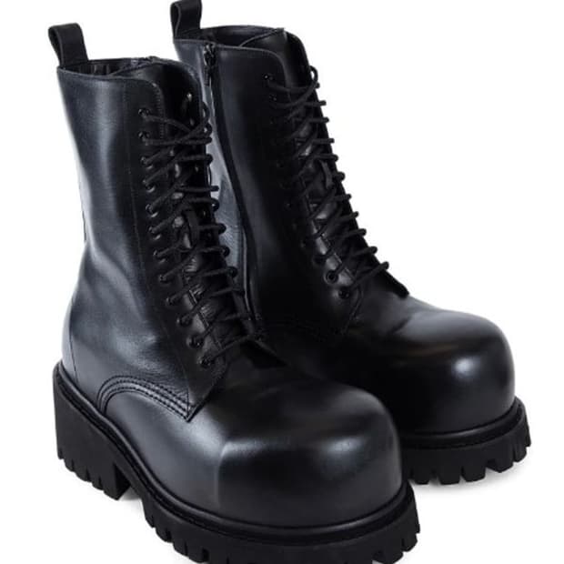 [41] 발렌시아가 스톰퍼 부티 블랙