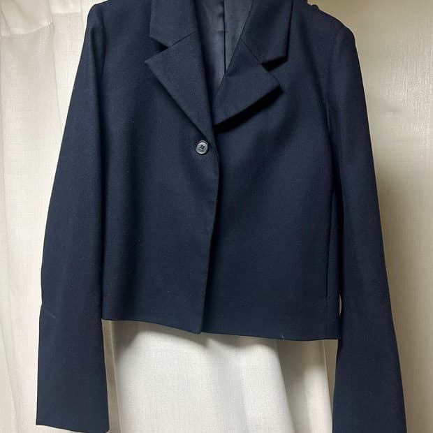COS 네이비 크롭 블레이저