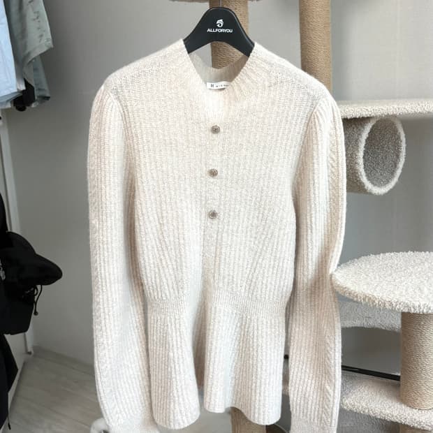 잇 미샤 니트 스웨터