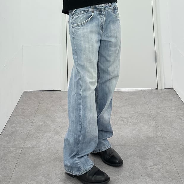 Vintage sagging back patch denim pants 