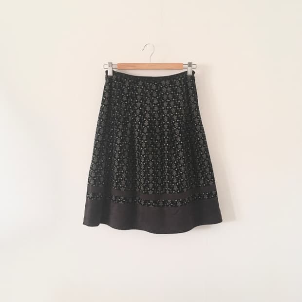 Velvet punching skirt