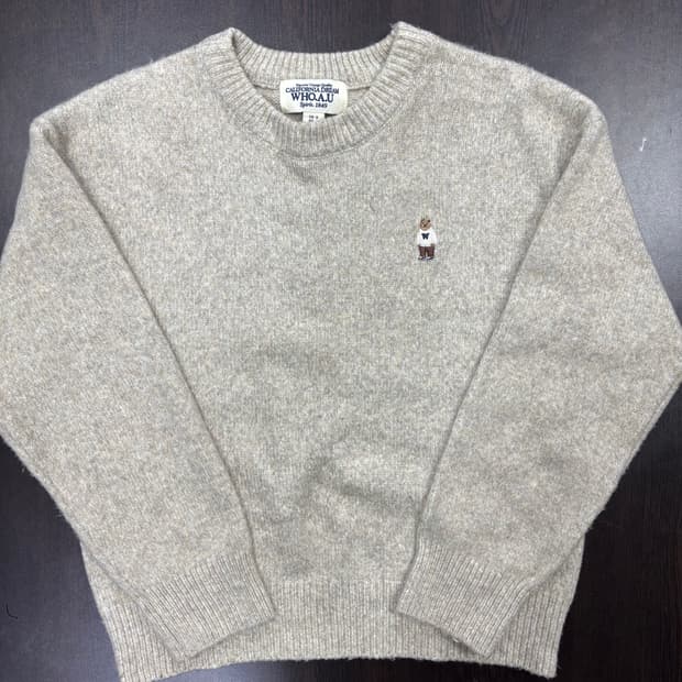 WHO.A.U 곰돌이 니트 스웨터