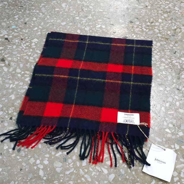 미사용품 Johnstons 머플러